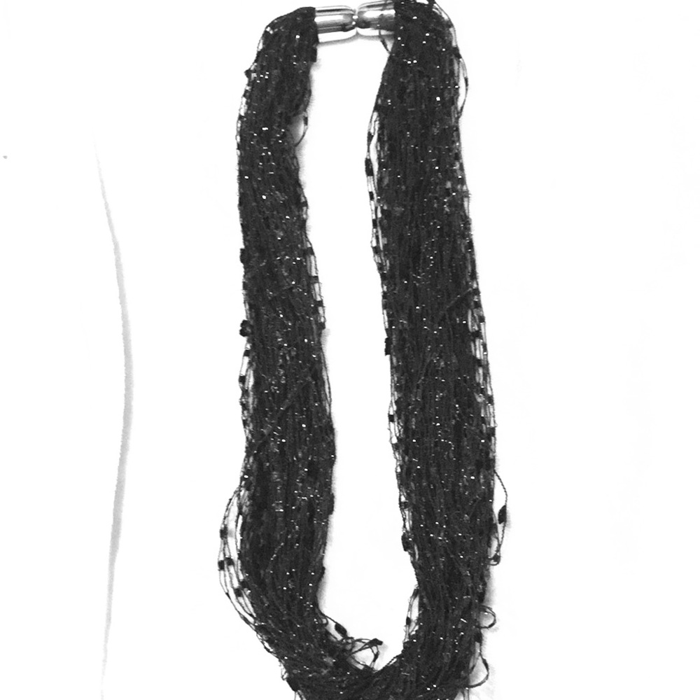 Magnetic scarf